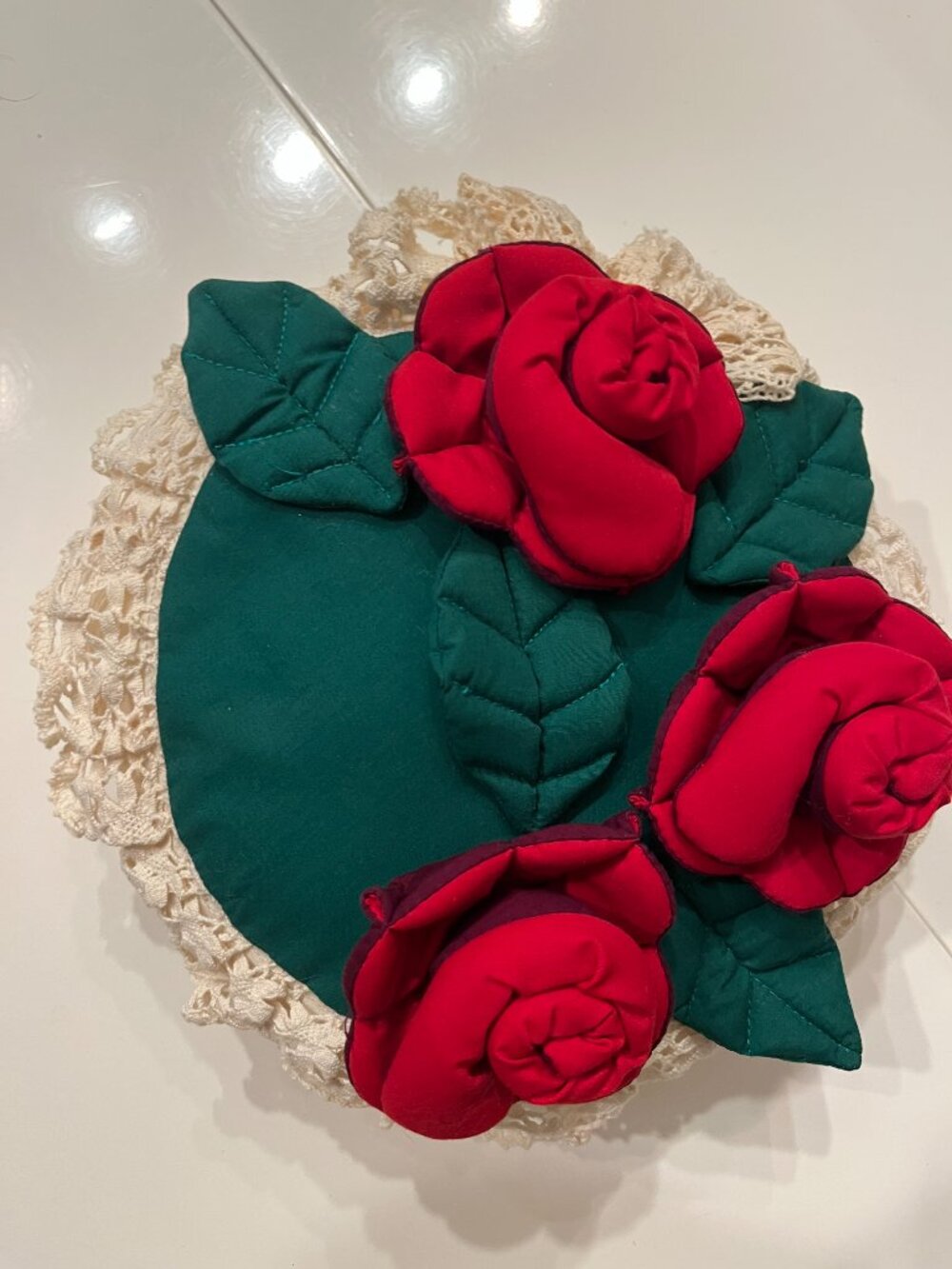 LIST AFTER AUCTION - House of Hatten Vintage 3D Rose Floral Decor Pillow (RARE) - Picture 2 of 14